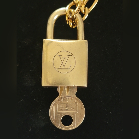 Authentic Vintage Gold Louis Vuitton Key and Lock Necklace Set #226🔒🔑 - Picture 13 of 17